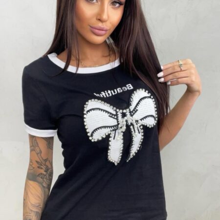 T-SHIRT Z NAPISEM "BEAUTIFUL" I OZDOBNĄ KOKARDĄ