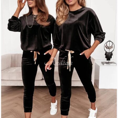 STYLOWY DRES WELUROWY Z OZDOBNYMI DETALAMI LA BLANCHE