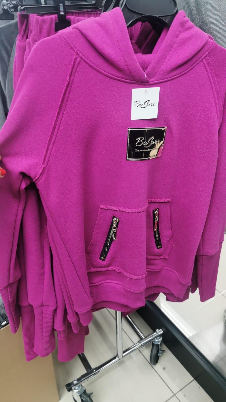 BASARI DRES RÓŻOWY Z KAPTUREM „POCKET” - Image 4