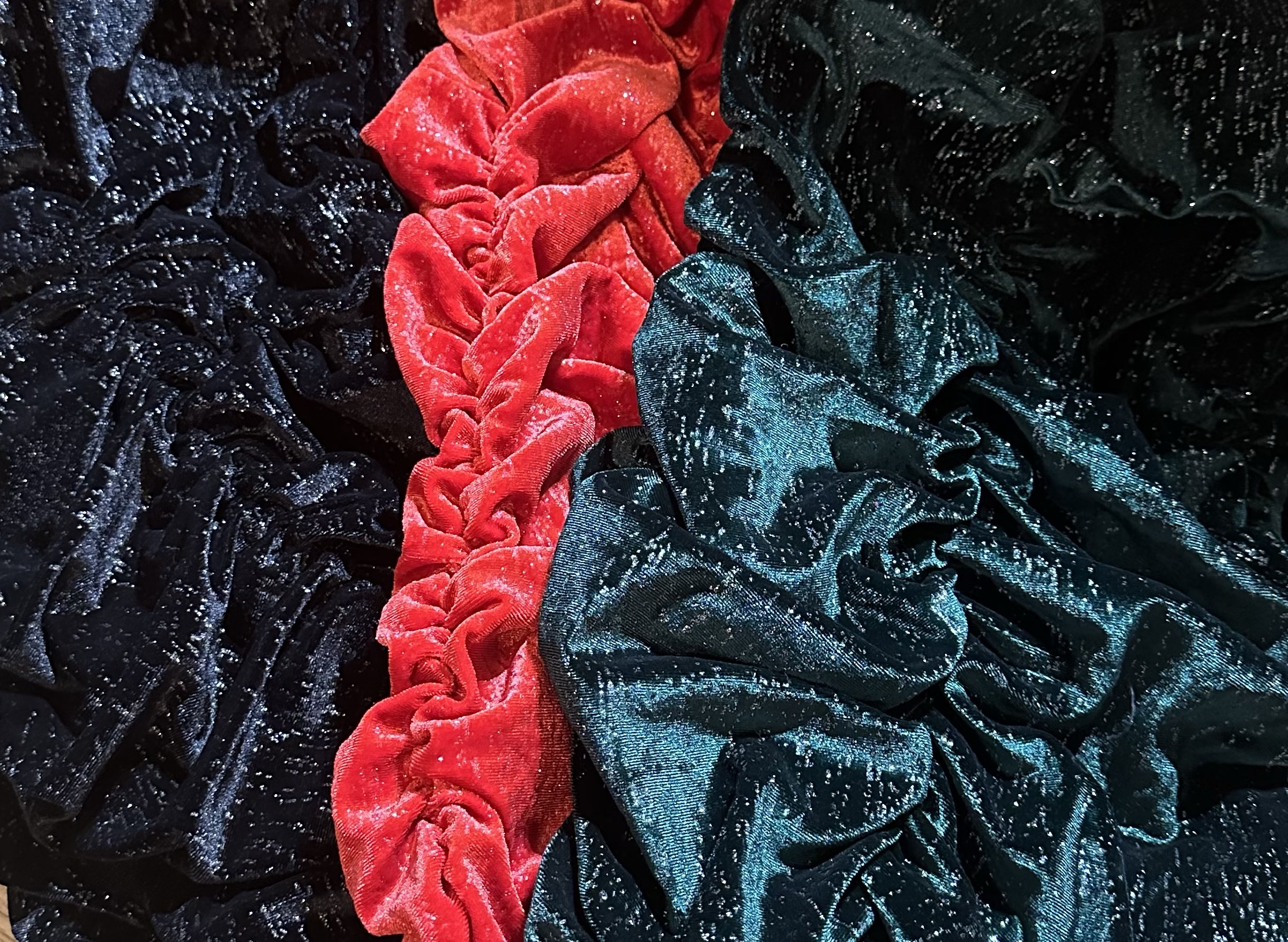 MISSI CRINKLE VELOUR DRESS - Image 3
