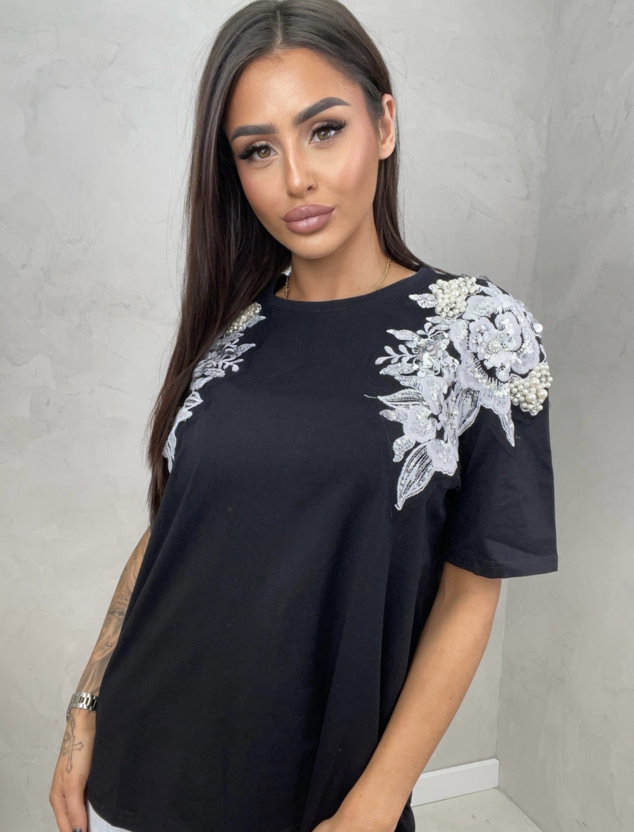 TSHIRT BLACK FLOWERS