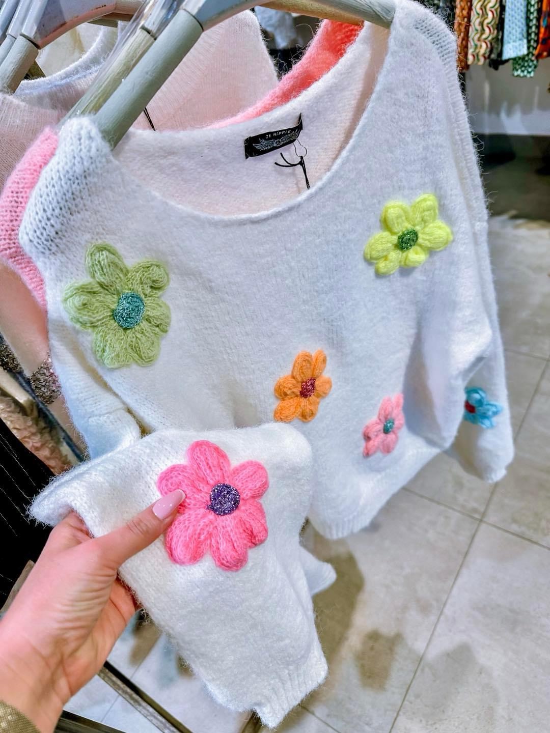 SWETER SPRING W KWIATY