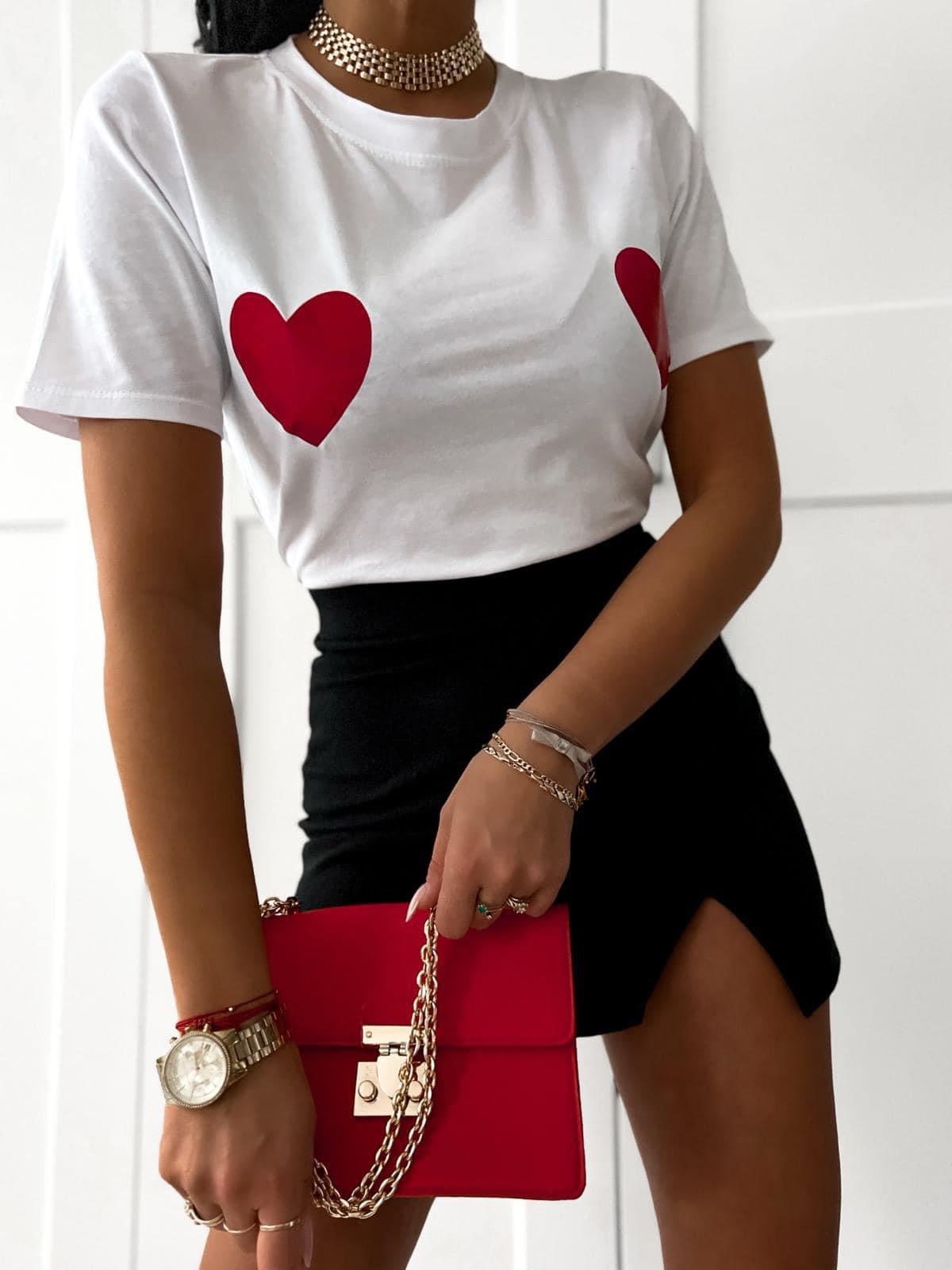 T-SHIRT LOVE Z CZERWONYMI SERCAMI - Image 2