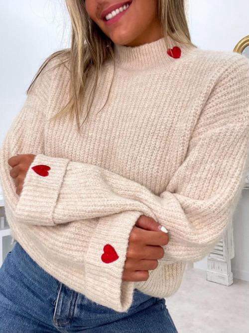 MIEJSCE KOMFORTU I STYLU: SWETER ECRI Z CZERWONYM AKCENTEM SERCA!